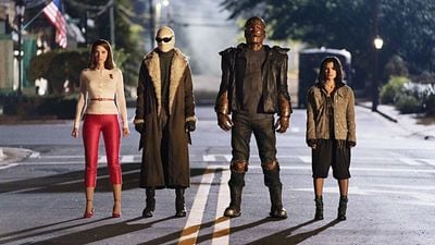 Imagem da notícia Doom Patrol: Trailer final apresenta as origens do bizarro grupo de heróis