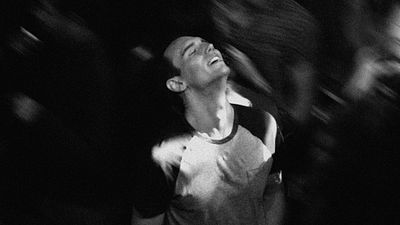 Imagem da notícia O Ano de 1985: Filme estrelado por ator de Gotham ganha novo trailer e cartaz (Exclusivo)