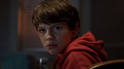 Imagem da notícia Brinquedo Assassino: Menino tenta convencer adultos que Chucky é malvado em trailer legendado