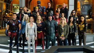 Imagem da notícia Crise nas Infinitas Terras: Legends of Tomorrow é confirmado no crossover de Arrow, The Flash, Supergirl e Batwoman