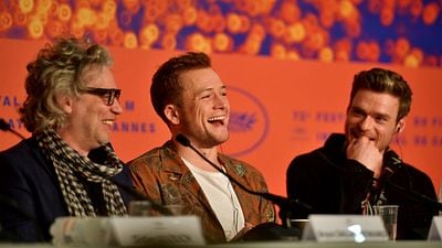 Imagem da notícia Festival de Cannes 2019: Taron Egerton diz que Rocketman é um musical, não uma cinebiografia como Bohemian Rhapsody