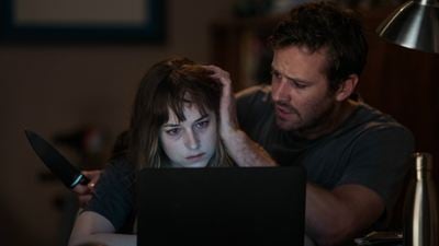 Festival de Cannes 2019: Único representante da Netflix, Wounds, com Armie Hammer e Dakota Johnson, é exibido