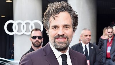 Imagem da notícia Mark Ruffalo compartilha vídeo de erros de gravação dos 11 anos do Universo Cinematográfico Marvel