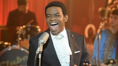 Imagem da notícia Simonal: Fabrício Boliveira vive a fama e as dificuldades do cantor em primeiro trailer