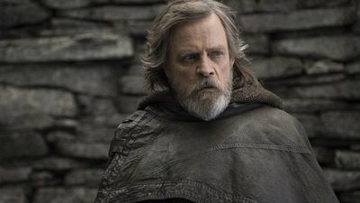 Imagem da notícia Mark Hammil foi demitido de rede de fast food por fazer "vozes" para clientes no drive-thru