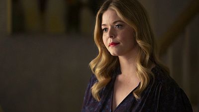 Imagem da notícia Sasha Pieterse explica como a evolução de Alison reflete a Era das Mídias Sociais em PLL: The Perfectionists (Entrevista)