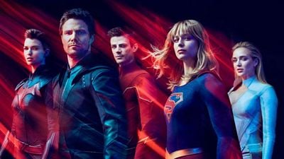 Imagem da notícia San Diego Comic-Con 2019: Stephen Amell interpretará vários personagens em Crise nas Infinitas Terras