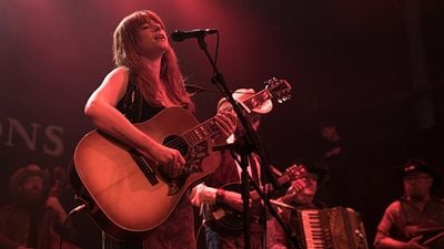 Imagem da notícia As Loucuras de Rose: Ex-presidiária tenta a sorte como cantora country em trailer legendado (Exclusivo)