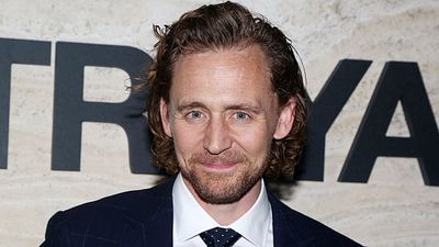 Imagem da notícia Tom Hiddleston revela que apanhou de verdade de Chris Hemsworth no primeiro Vingadores