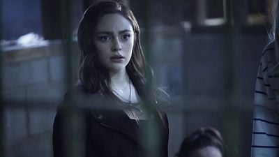 Imagem da notícia Legacies: A busca por Hope continua em novo teaser da 2ª temporada