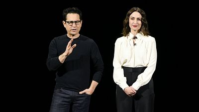 Imagem da notícia Little Voice: Série musical de J.J. Abrams e Sara Bareilles define elenco