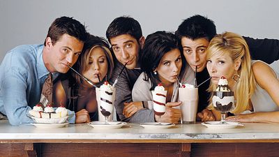 Imagem da notícia Jennifer Aniston revela que elenco de Friends "está trabalhando em algo"
