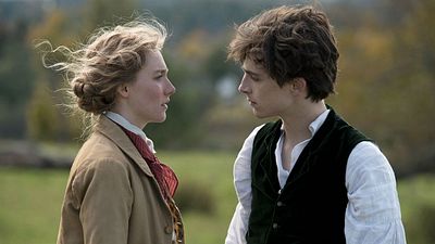 Imagem da notícia Adoráveis Mulheres: Saoirse Ronan e Timothée Chalamet dançam em cena inédita do filme de Greta Gerwig