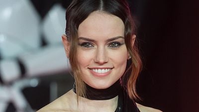 Imagem da notícia Star Wars: Daisy Ridley faz rap resumindo a franquia