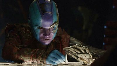 Imagem da notícia Karen Gillan revela cena improvisada com Robert Downey Jr. em Vingadores: Ultimato