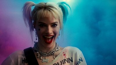 Imagem da notícia Aves de Rapina: Margot Robbie está pronta para a guerra em fotos inéditas