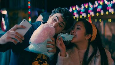 Imagem da notícia Para Todos os Garotos - P.S. Ainda Amo Você: Romance de Peter e Lara Jean é destaque em nova imagem