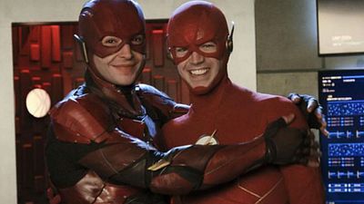 Imagem da notícia Crise nas Infinitas Terras promove encontro dos Flashs de Ezra Miller e Grant Gustin