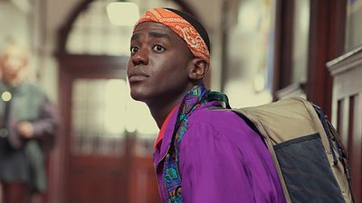 Imagem da notícia Ator de Sex Education revela que era sem-teto antes da série 