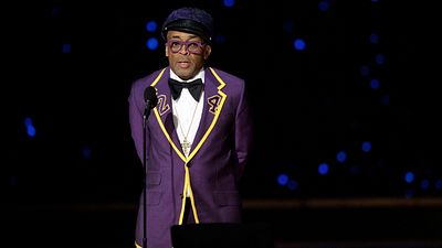 Imagem da notícia Oscar 2020: Spike Lee usa terno em homenagem a Kobe Bryant 