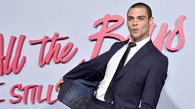 Imagem da notícia Noah Centineo, estrela de Para Todos os Garotos, fala sobre uso de drogas na adolescência 