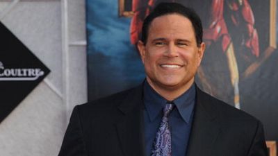 Imagem da notícia Ator de Homem de Ferro é preso tentando vender remédio que "cura" coronavírus