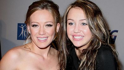 Imagem da notícia Miley Cyrus admite que só começou a carreira por causa de Hilary Duff