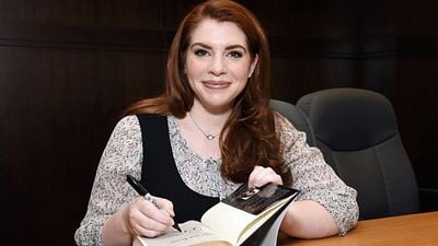 Imagem da notícia Crepúsculo: Stephenie Meyer anuncia novo livro da saga
