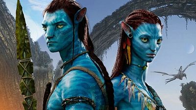 Imagem da notícia Avatar 2: James Cameron dirige atores na piscina em foto dos bastidores