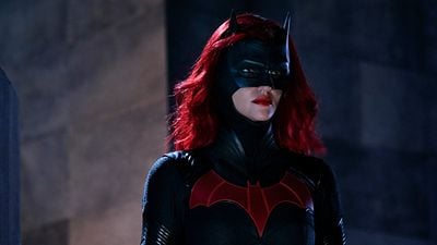Imagem da notícia Batwoman: Produtora revela como The Vampire Diaries ajudou na série do Arrowverse (Entrevista)