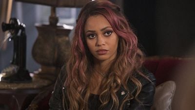 Imagem da notícia Riverdale: Vanessa Morgan acusa série de racismo 