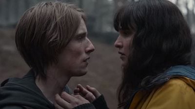 Imagem da notícia Dark: Netflix divulga surreal trailer da 3ª temporada