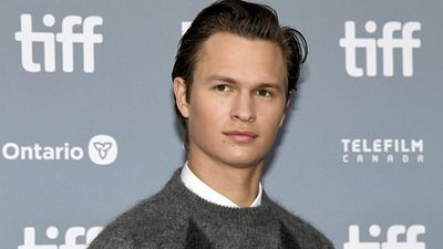 Imagem da notícia Ansel Elgort nega acusação de estupro