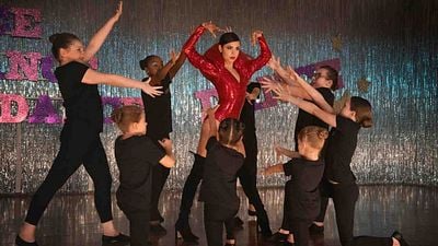 Imagem da notícia Feel the Beat: Conheça o filme de Sofia Carson que está no top 10 da Netflix