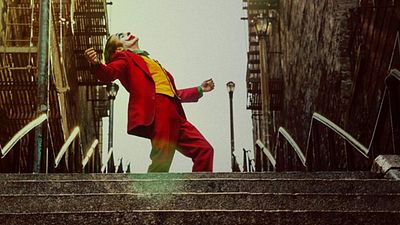 Imagem da notícia Coringa: Diretor Todd Phillips publica imagem de bastidores da icônica cena na escadaria 