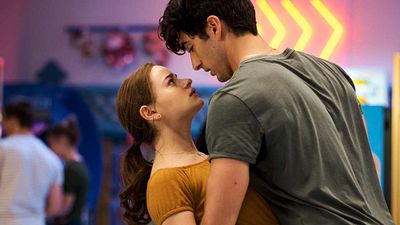 Imagem da notícia A Barraca do Beijo 2: Joey King divulga making of da cena de dança