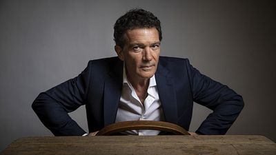 Imagem da notícia Antonio Banderas comemora 60 anos e revela que está com Coronavírus