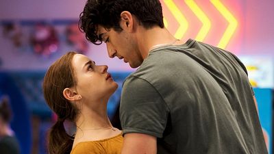 Imagem da notícia A Barraca do Beijo 2: Joey King e Taylor Zakhar Perez comentam cena de dança do filme da Netflix