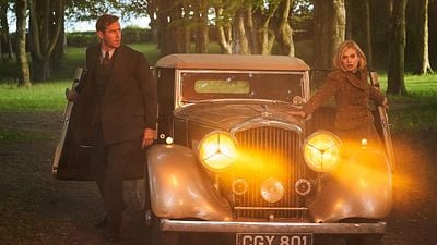 Imagem da notícia Rebecca: Diferenças entre o filme da Netflix e o clássico de Hitchcock