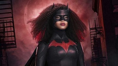Imagem da notícia Batwoman: Javicia Leslie aparece com novo traje para a série da CW