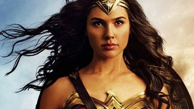 Imagem da notícia Liga da Justiça: Gal Gadot revela ter sido interrogada pela Warner sobre comportamento abusivo de Joss Whedon