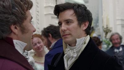 Imagem da notícia Bridgerton: Atriz responde a comentários sobre orientação sexual de personagem da série da Netflix