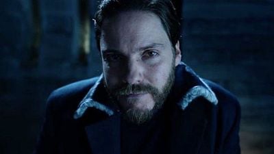 Imagem da notícia Falcão e o Soldado Invernal: Daniel Brühl fala sobre a complexidade de Barão Zemo e seu novo visual na série do Disney+ (Entrevista Exclusiva)
