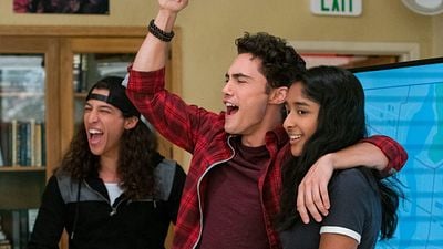 Imagem da notícia Eu Nunca...: Entenda a polêmica que quase atrapalhou a 2ª temporada da série da Netflix