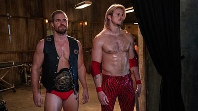 Imagem da notícia Astros de Vikings e Arrow se jogam no mundo da luta livre em nova série do Starzplay