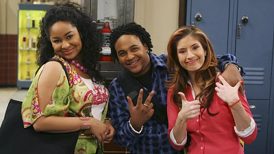 Imagem da notícia Atriz de As Visões da Raven revela que Disney queria que sua personagem fosse lésbica: 'Eu disse não'