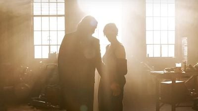 Imagem da notícia Matrix 4: Lana Wachowski explica o motivo para ressurreição de Neo e Trinity na sequência