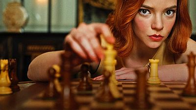 Imagem da notícia Emmy 2021: Com 18 indicações, O Gambito da Rainha está sendo processada na justiça; entenda 