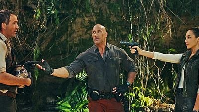 Imagem da notícia Alerta Vermelho, da Netflix, erra feio e irrita fãs brasileiros: “Não fizeram um estudo básico antes do filme?”