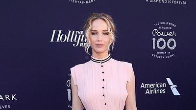 Imagem da notícia Jennifer Lawrence revela trauma por vazamento de fotos nuas: 'Qualquer um pode ver meu corpo nu sem o meu consentimento'